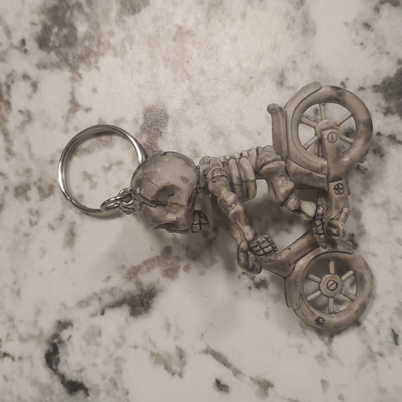 3D Smoking Skeleton on a Bike Hard Rubber Key Ring. - Picture 5 of 11